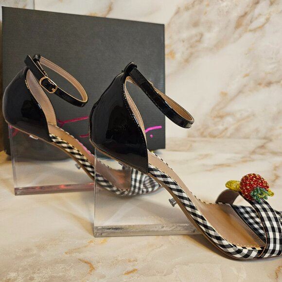 Betsey Johnson Harlen Fruit Vinyl Two-Piece Wedge Sandals, Size 8 – NWOT - Picture 3 of 8
